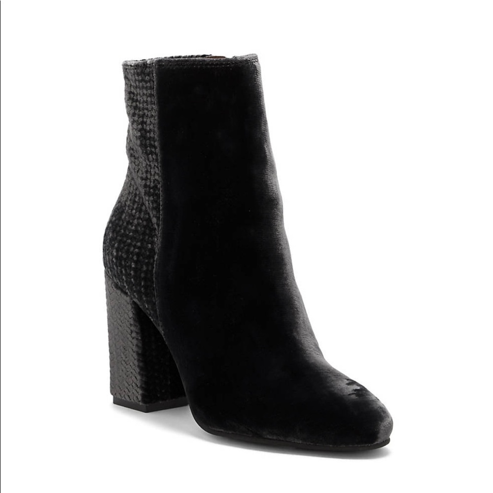 The Hem How Genuine Textured Block Heel Boot - Picture 2 of 5